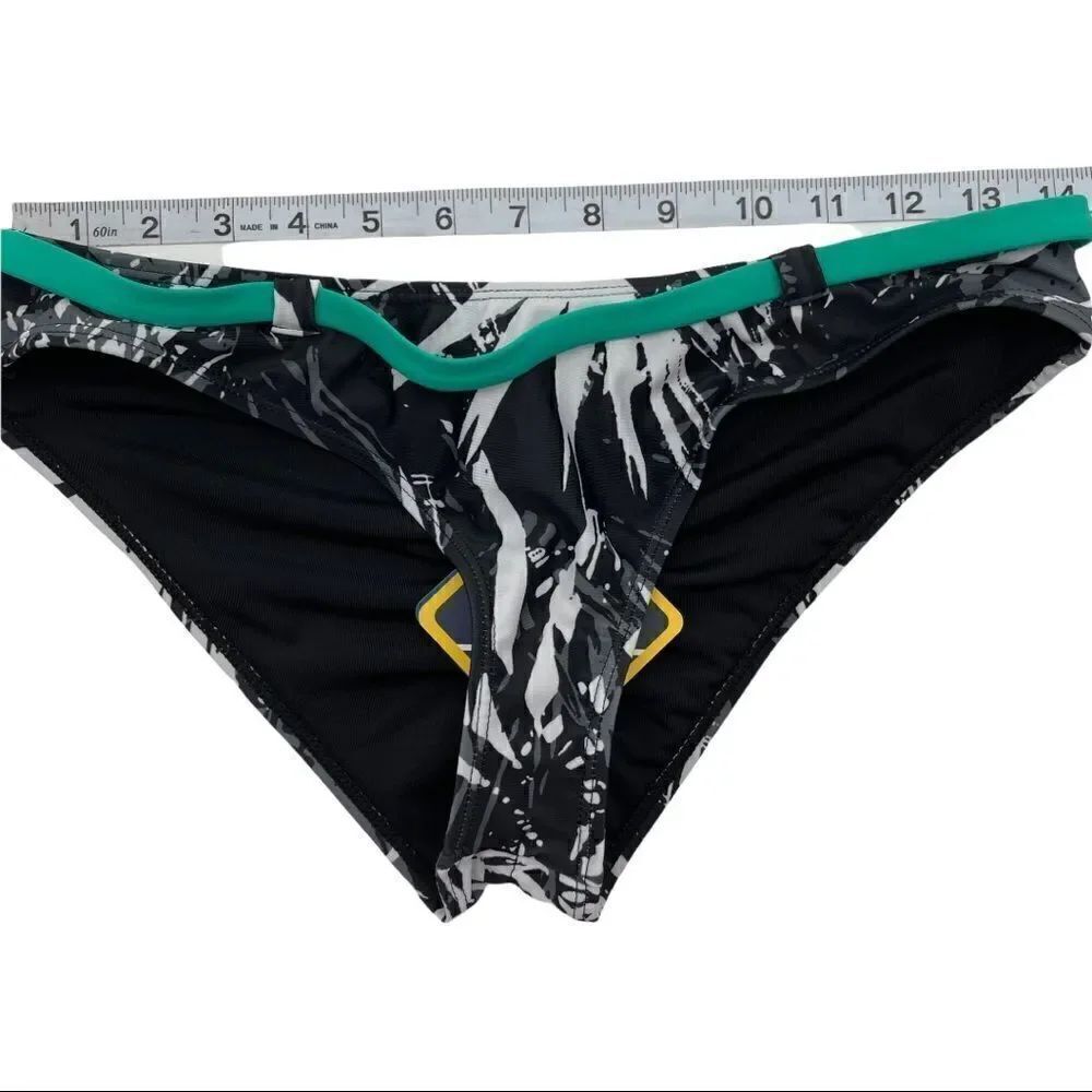Fabletics Allison Cheeky Bottom NWT Size XSmall - Picture 6 of 8